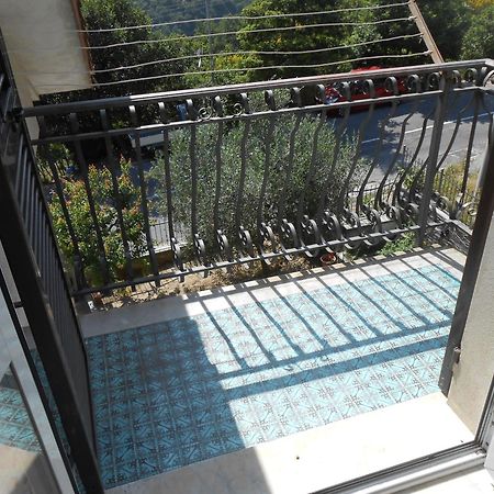 La Mansardina Apartment Vezzi Portio Bagian luar foto