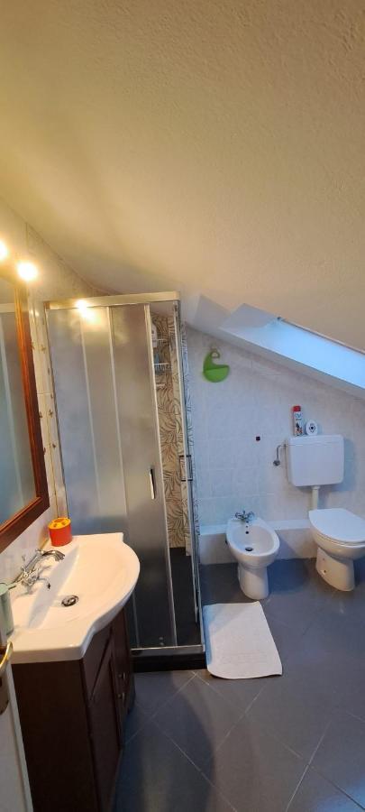 La Mansardina Apartment Vezzi Portio Bagian luar foto