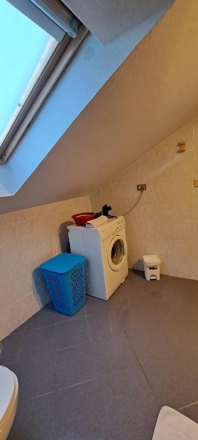 La Mansardina Apartment Vezzi Portio Bagian luar foto