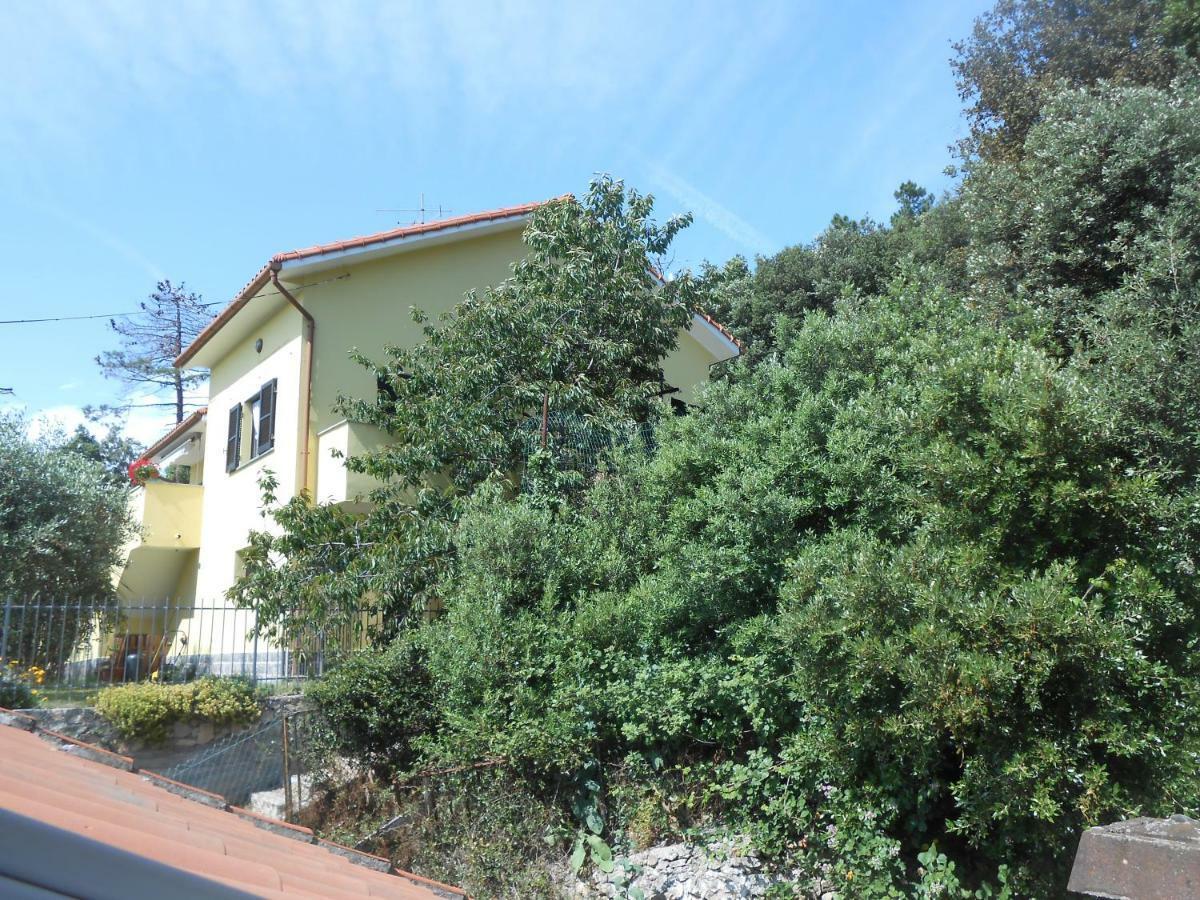 La Mansardina Apartment Vezzi Portio Bagian luar foto