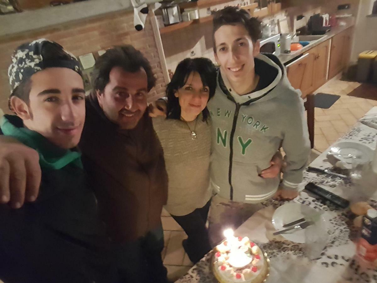 La Mansardina Apartment Vezzi Portio Bagian luar foto